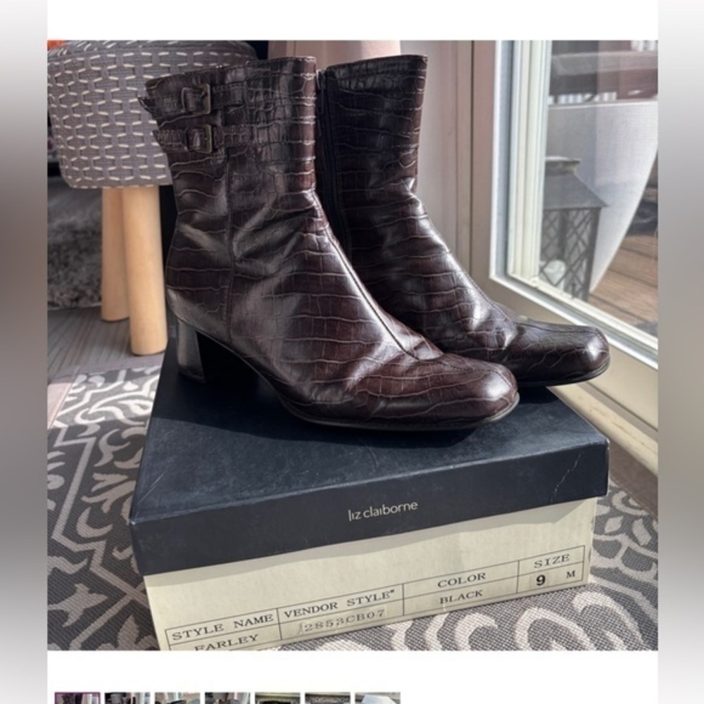 ✨Liz Claiborne Farley Chocolate brown Heeled 🐊 Boots 👢 9
